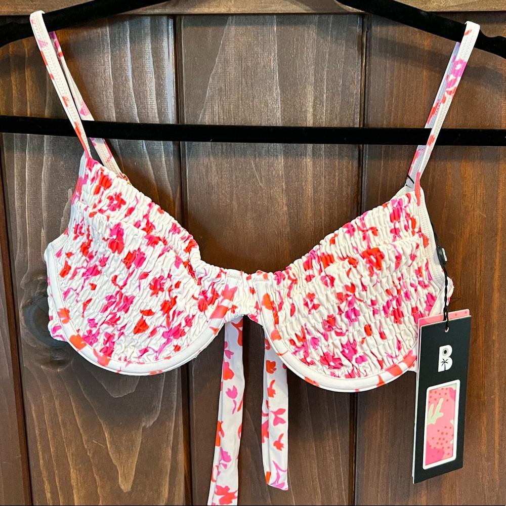 NWTs Blackbough bikini top